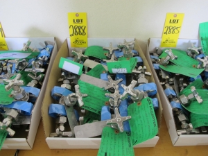 LOT (9) VALVES, MANIFOLD TYPE, 3/8" SIZE, 2485 LB/700 DEGREE F RATING, 316 SS MATERIAL, COMPRESSION CONNECTIONS, A182 SPECIFICATION, 4-WAY STYLE, HANDWHEEL OPERATOR. MARK 856. PART # 30023000 (W-51) LOADING & HANDLING FEE $5-